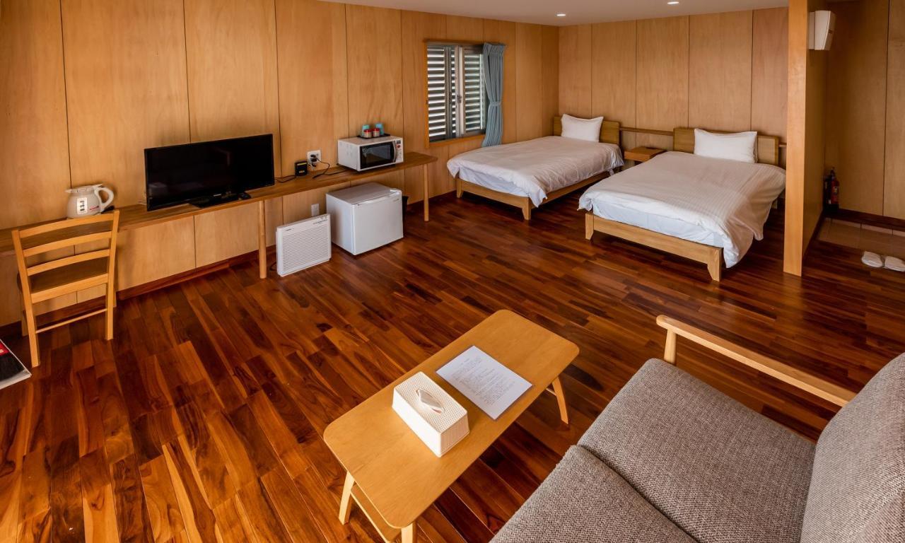 Guest House Kawamitsu Miyakojima  Bagian luar foto
