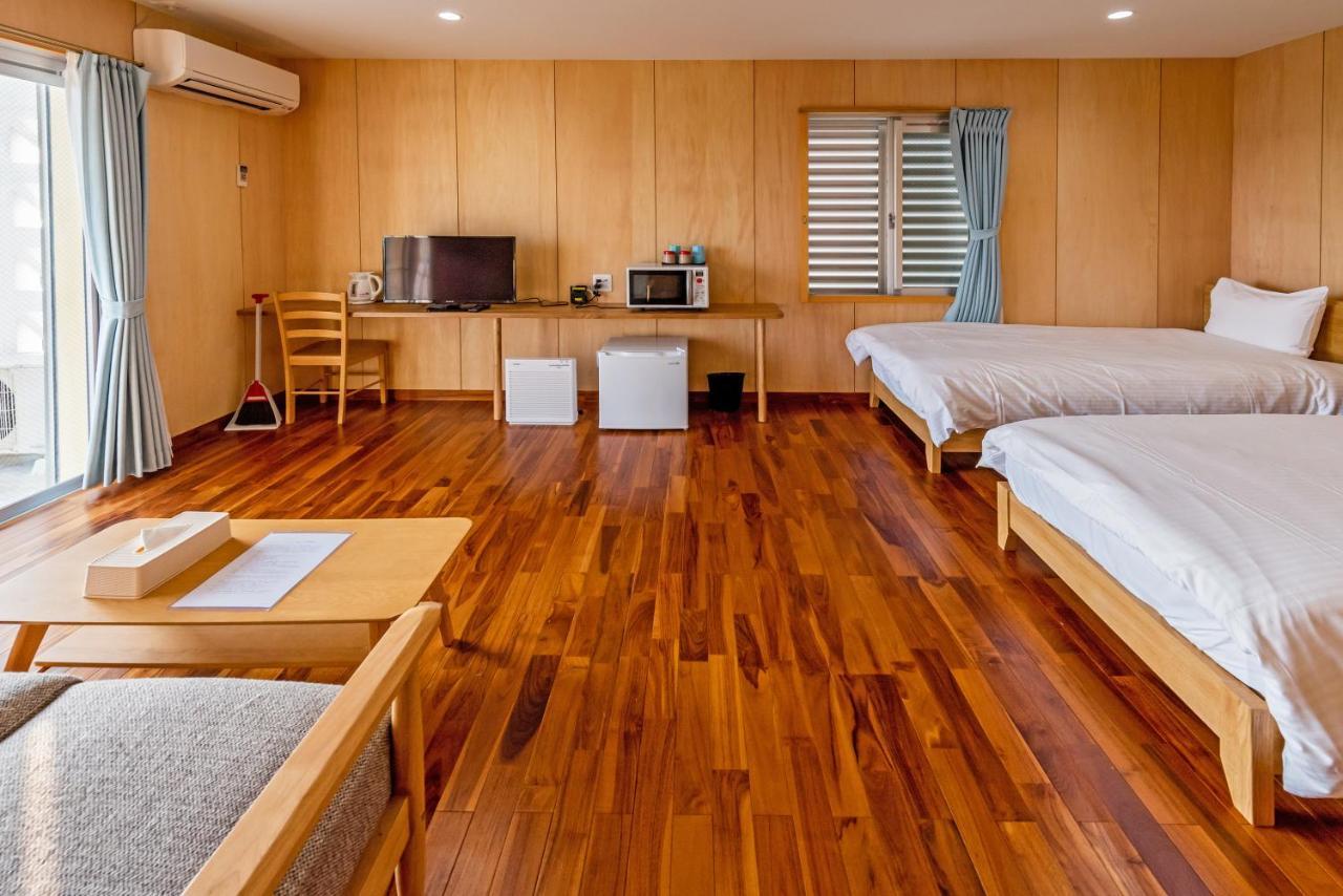 Guest House Kawamitsu Miyakojima  Bagian luar foto