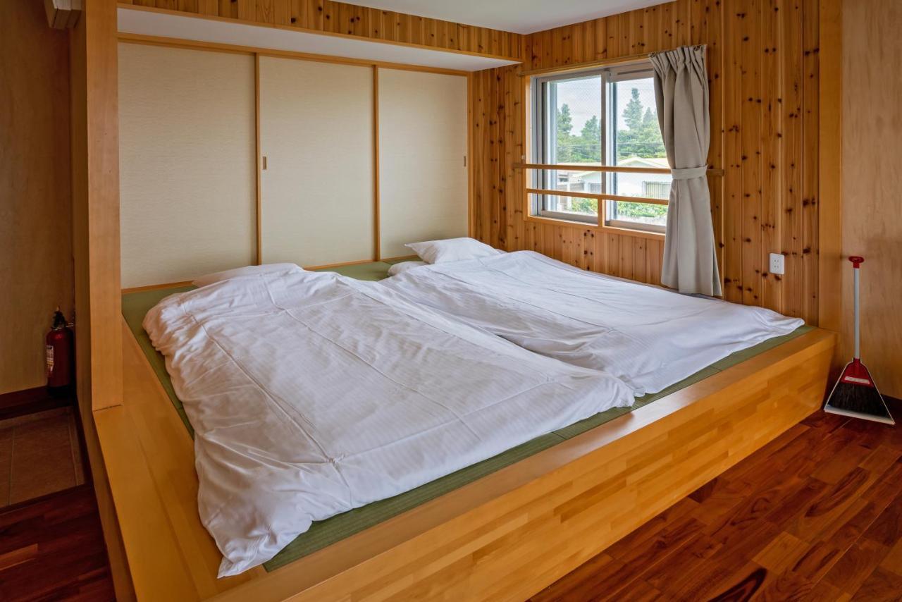 Guest House Kawamitsu Miyakojima  Bagian luar foto