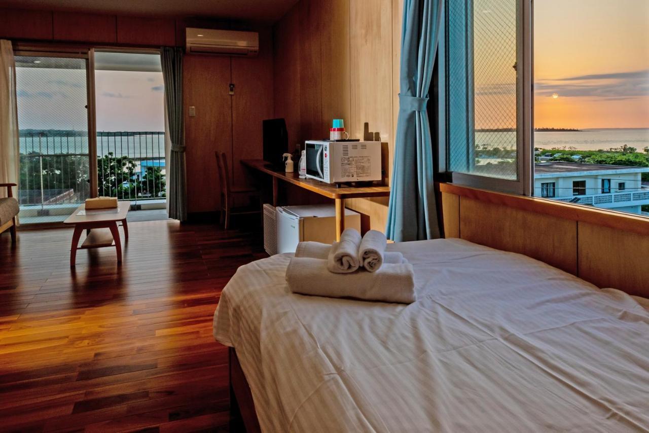 Guest House Kawamitsu Miyakojima  Bagian luar foto